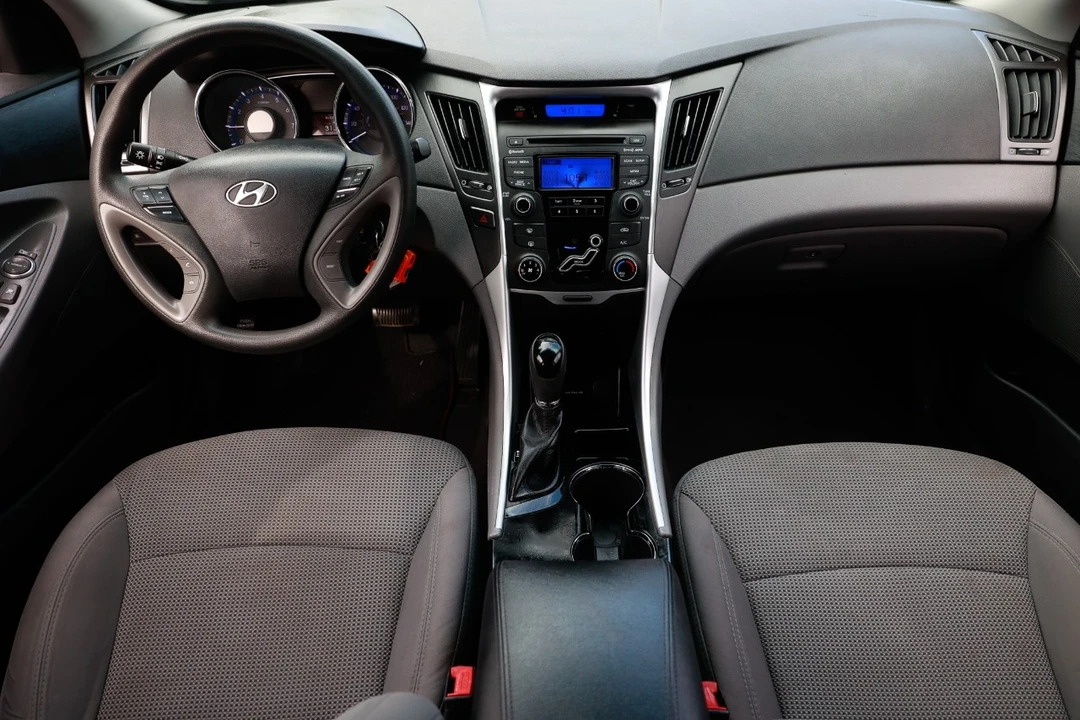 2013 Hyundai Sonata - Image 2 of 12