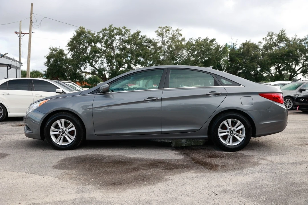 2013 Hyundai Sonata - Image 3 of 12