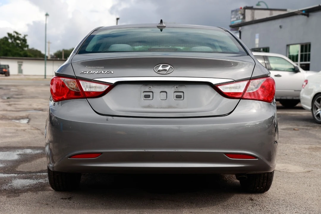 2013 Hyundai Sonata - Image 7 of 12