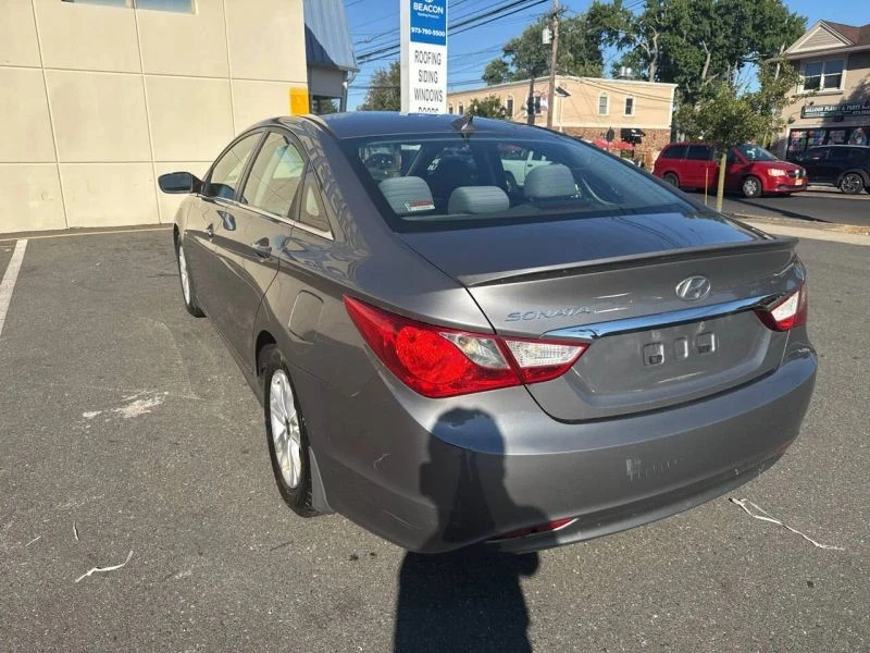 2013 Hyundai Sonata - Image 4 of 12