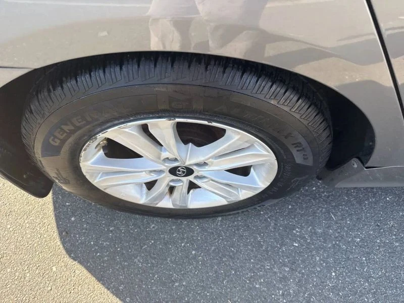 2013 Hyundai Sonata - Image 10 of 12