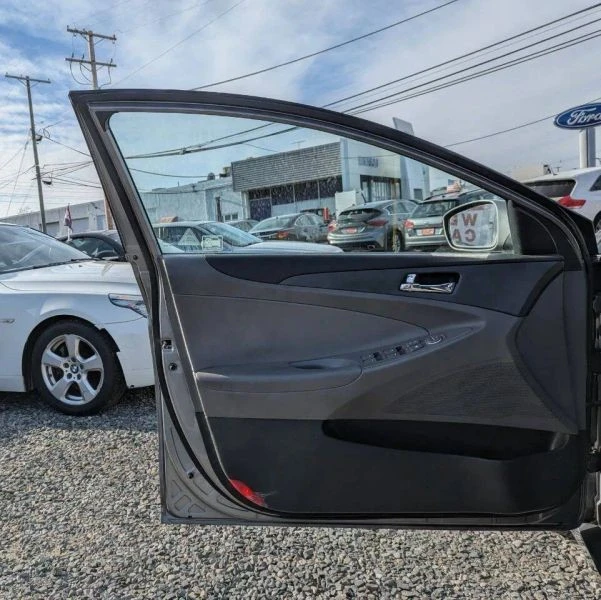 2013 Hyundai Sonata - Image 9 of 12