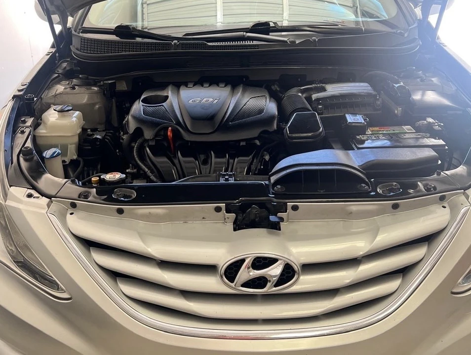 2013 Hyundai Sonata - Image 11 of 13