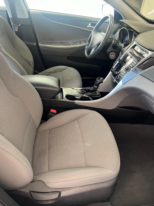 2013 Hyundai Sonata - Image 7 of 15