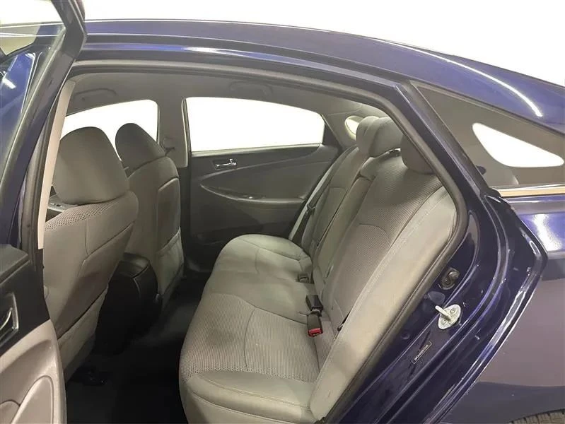 2013 Hyundai Sonata - Image 10 of 12