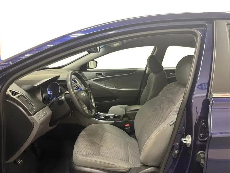 2013 Hyundai Sonata - Image 9 of 12