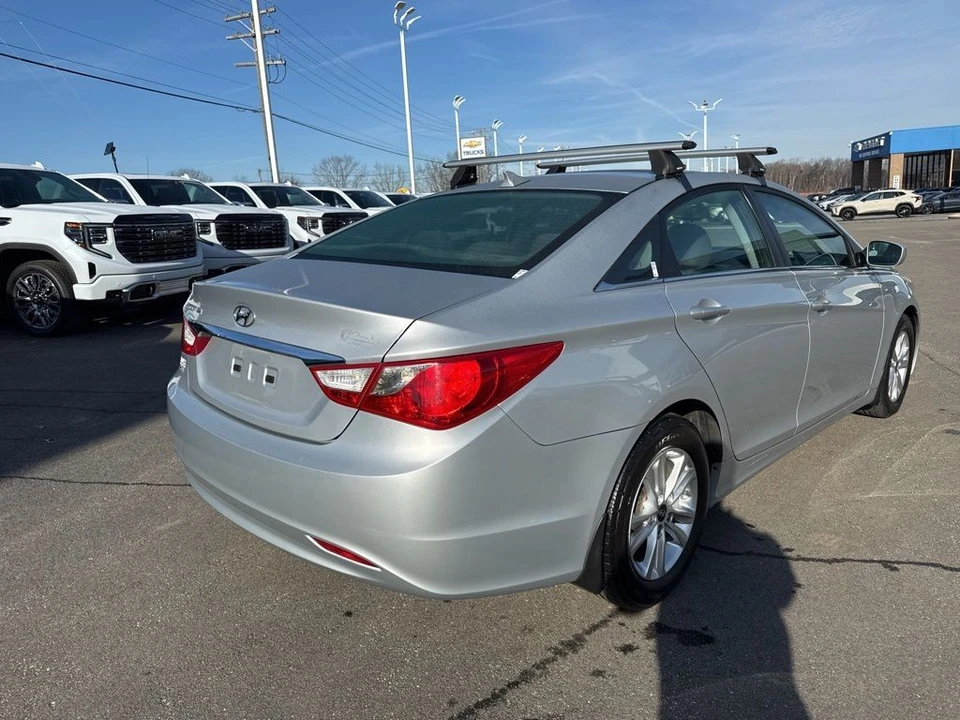 2013 Hyundai Sonata - Image 5 of 12