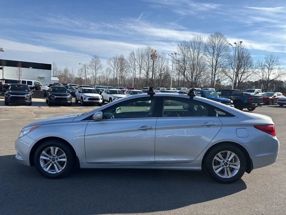 2013 Hyundai Sonata - Image 2 of 12