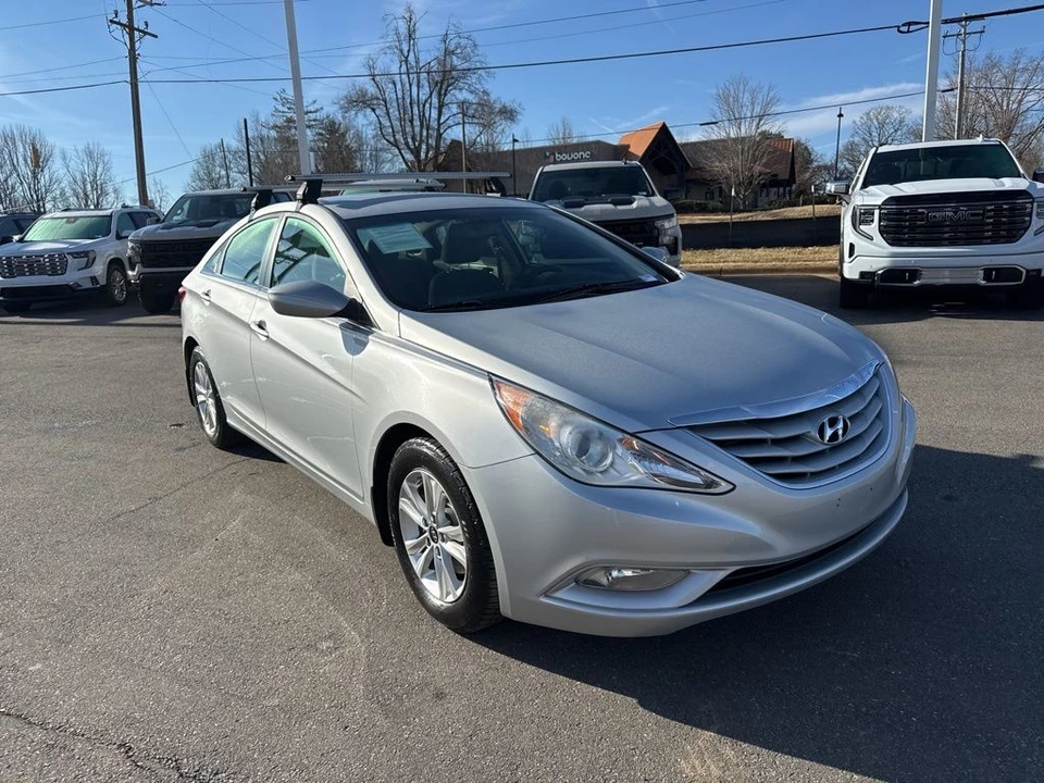 2013 Hyundai Sonata - Image 7 of 12