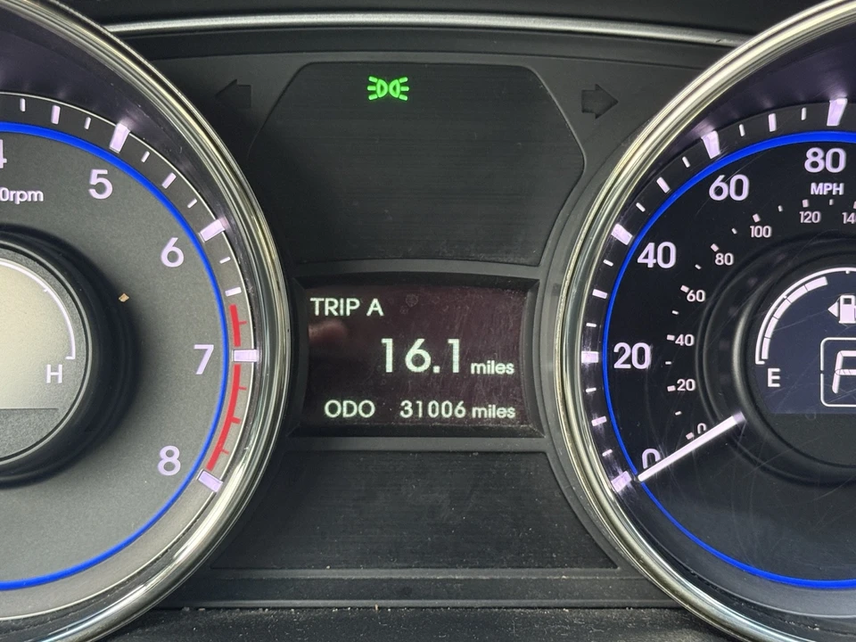 2013 Hyundai Sonata - Image 10 of 18