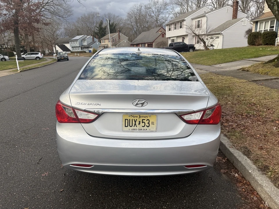 2013 Hyundai Sonata - Image 6 of 18