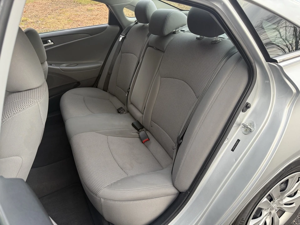 2013 Hyundai Sonata - Image 13 of 18