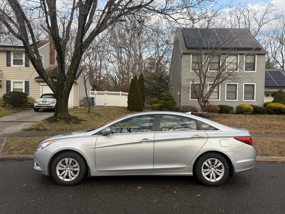 2013 Hyundai Sonata - Image 4 of 18