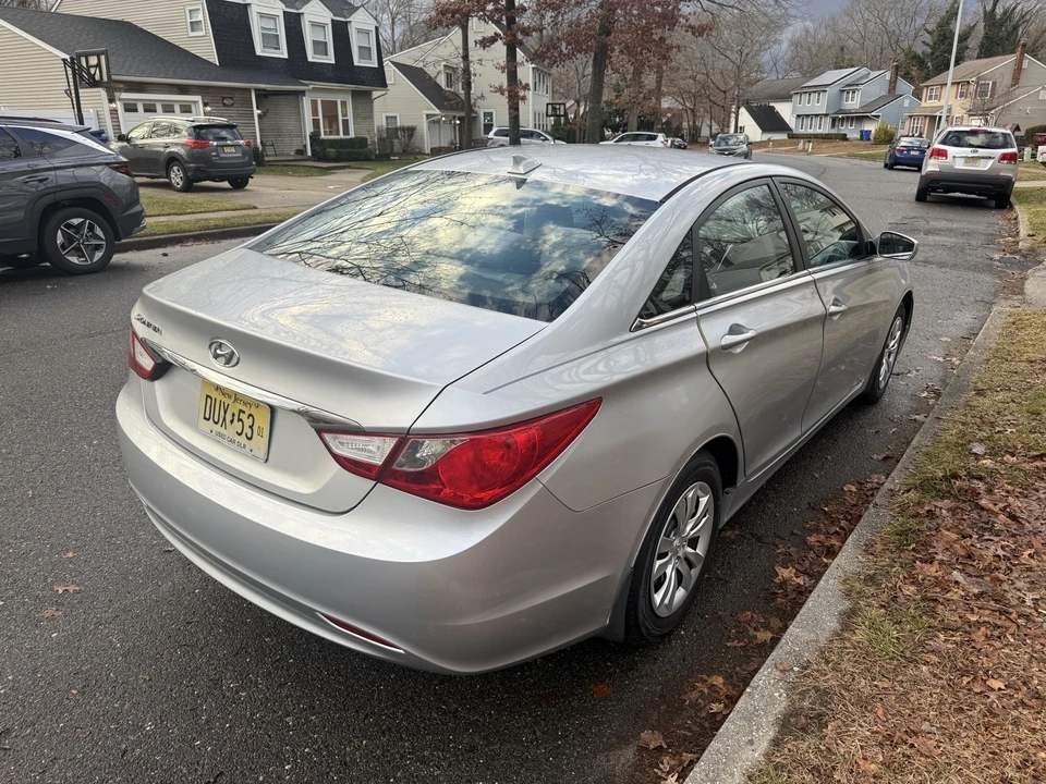 2013 Hyundai Sonata - Image 7 of 18