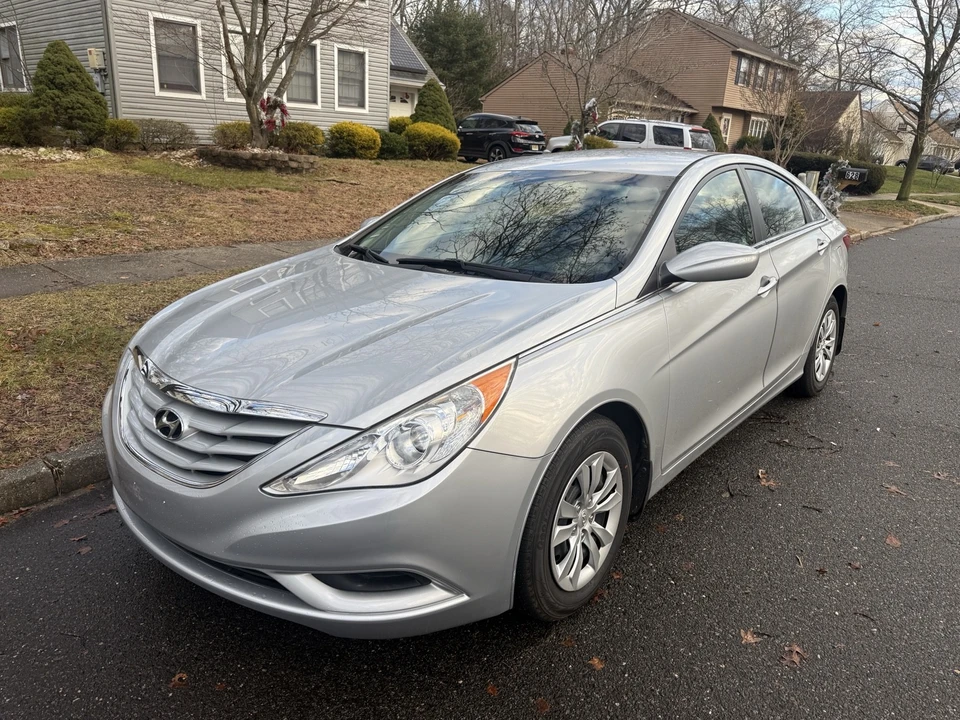2013 Hyundai Sonata - Image 3 of 18