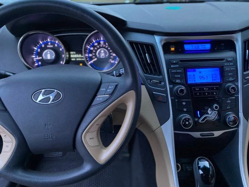 2013 Hyundai Sonata - Image 11 of 12