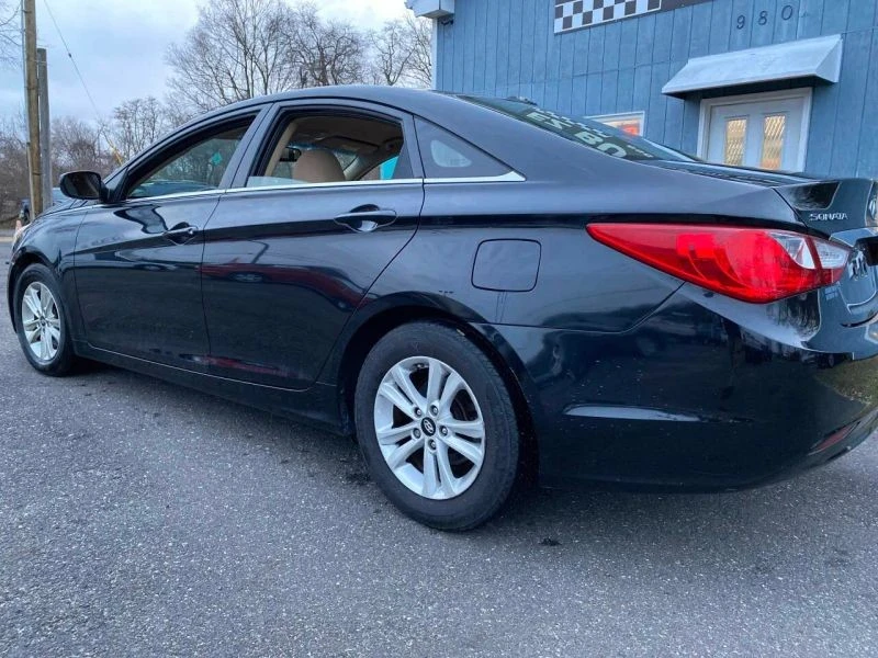 2013 Hyundai Sonata - Image 4 of 12
