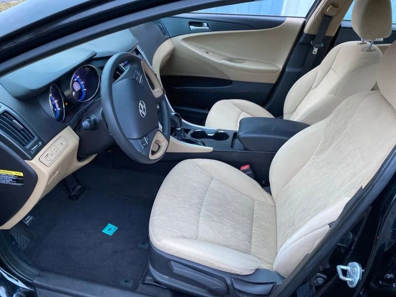 2013 Hyundai Sonata - Image 10 of 12
