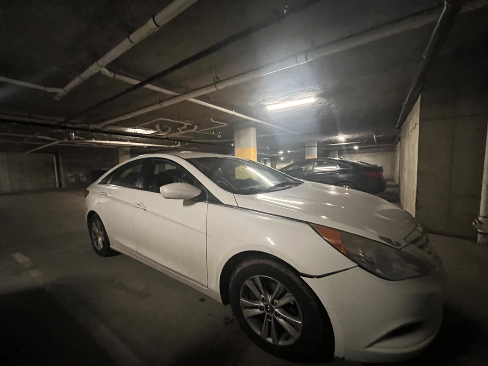 2013 Hyundai Sonata - Image 2 of 8