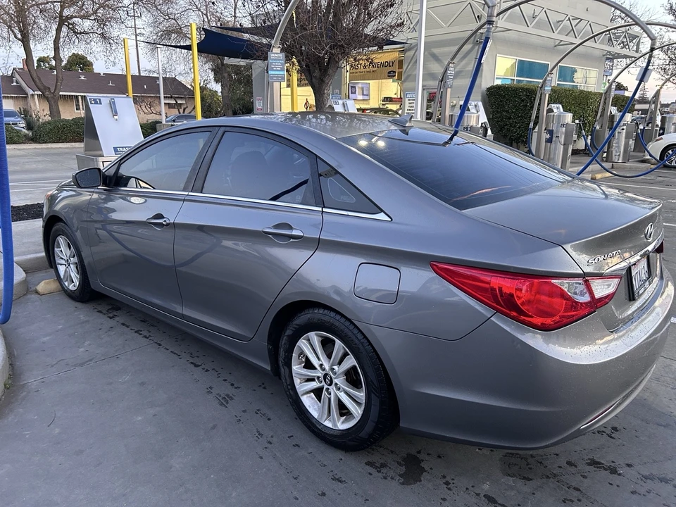 2013 Hyundai Sonata - Image 3 of 11