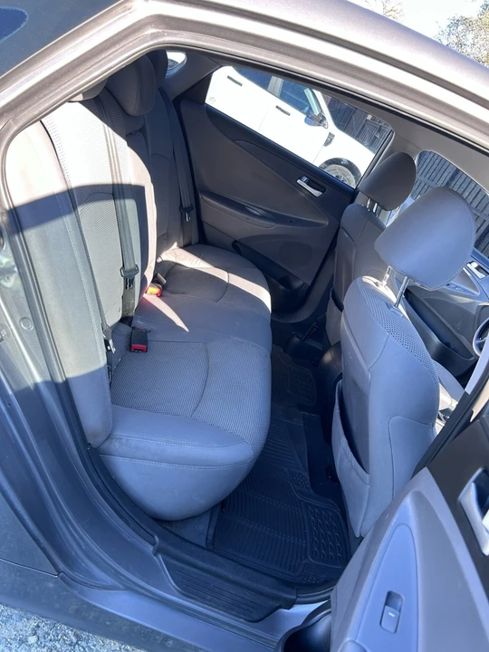 2013 Hyundai Sonata - Image 9 of 11
