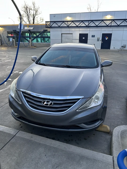 2013 Hyundai Sonata - Image 2 of 11