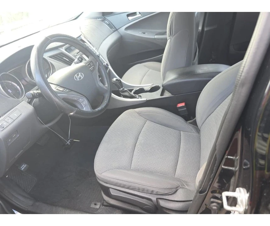 2013 Hyundai Sonata - Image 9 of 12