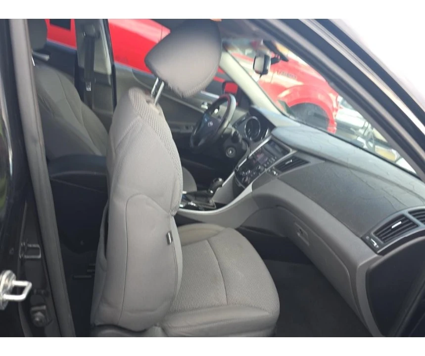 2013 Hyundai Sonata - Image 10 of 12