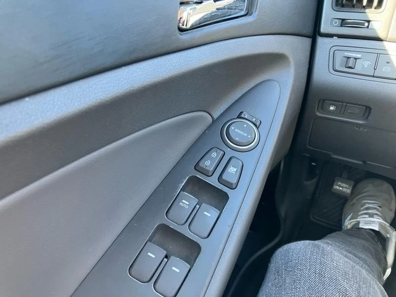 2013 Hyundai Sonata - Image 10 of 20