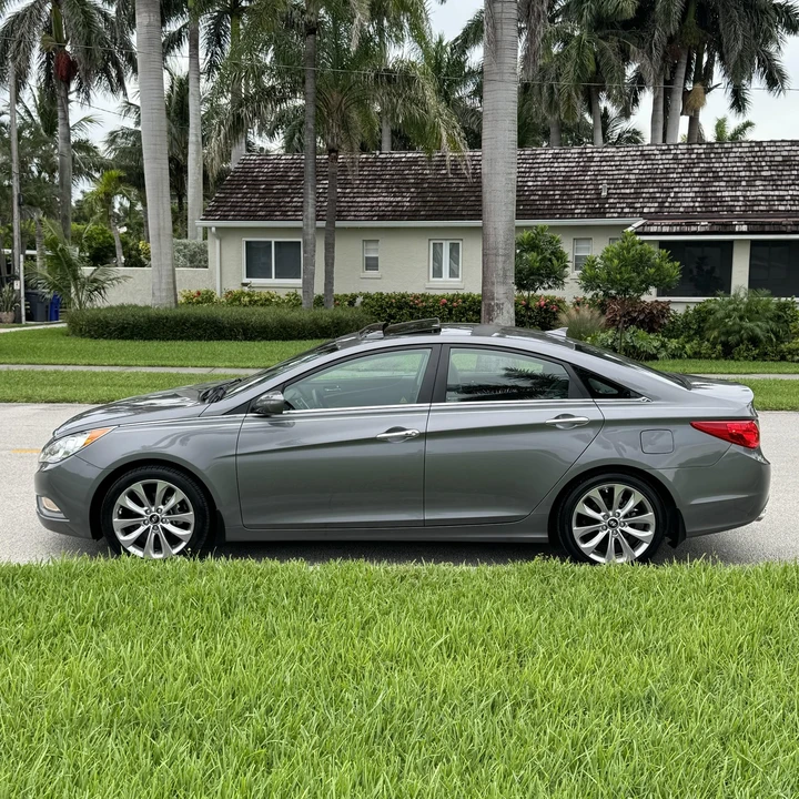 2013 Hyundai Sonata - Image 7 of 12