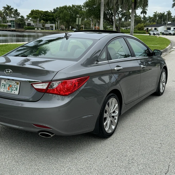 2013 Hyundai Sonata - Image 11 of 12