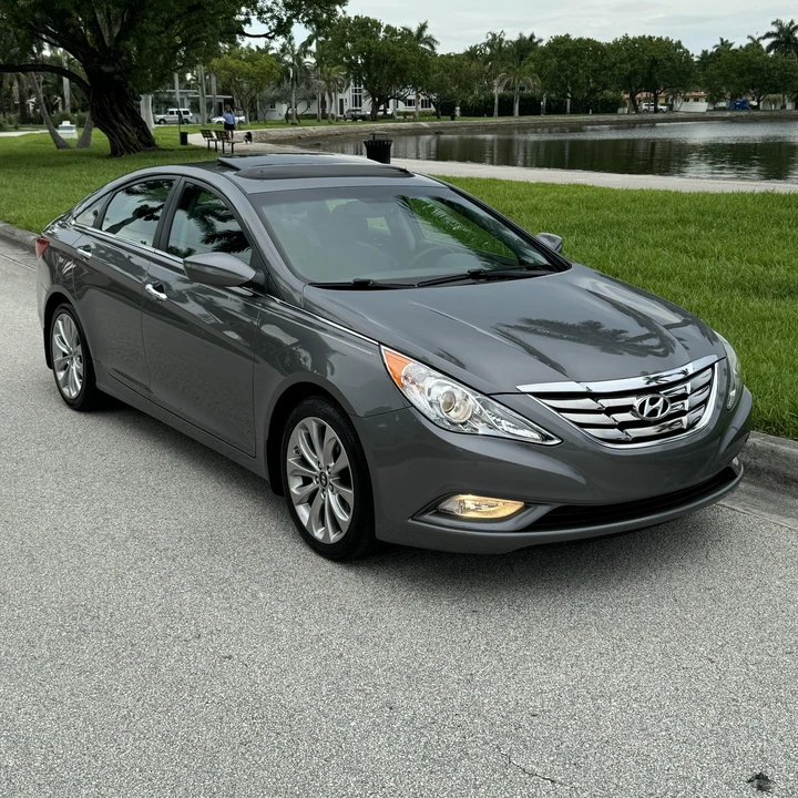 2013 Hyundai Sonata - Image 2 of 12