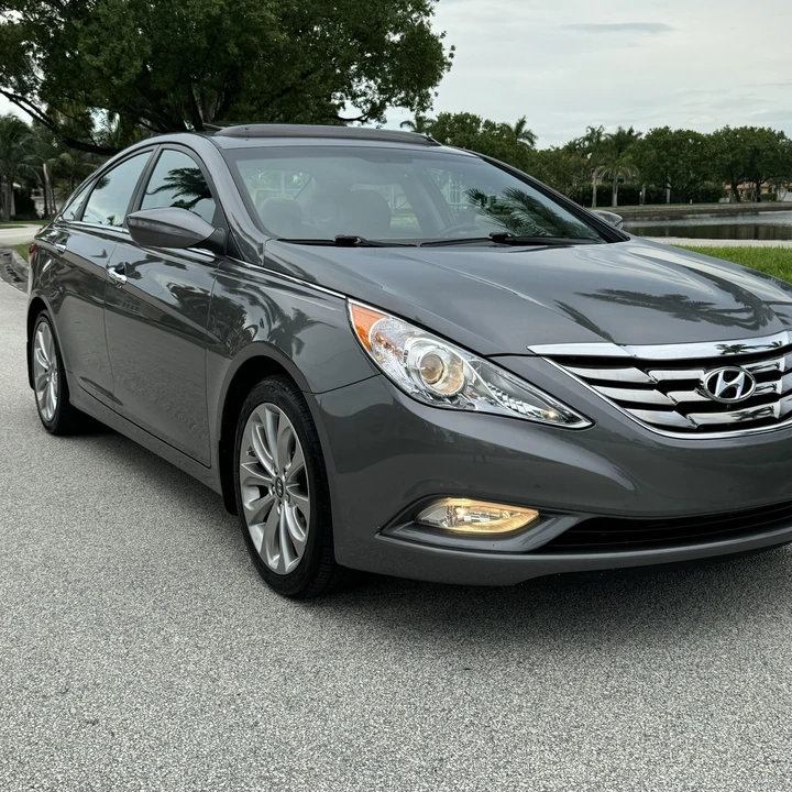 2013 Hyundai Sonata - Image 3 of 12