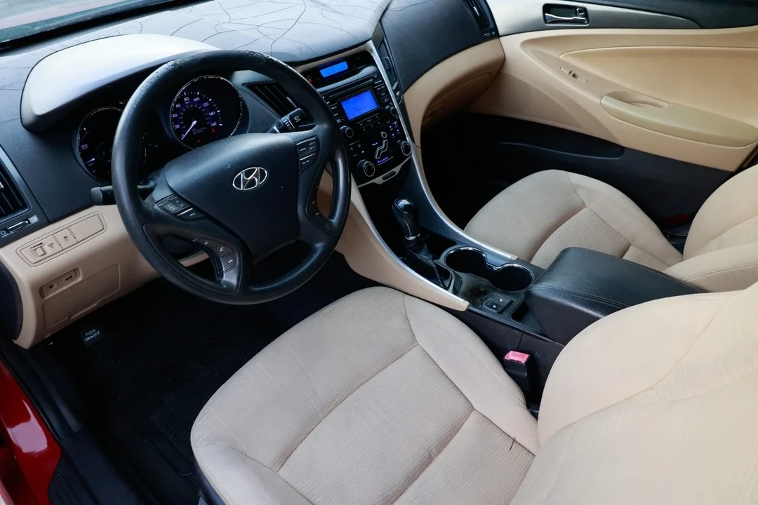 2013 Hyundai Sonata - Image 4 of 21