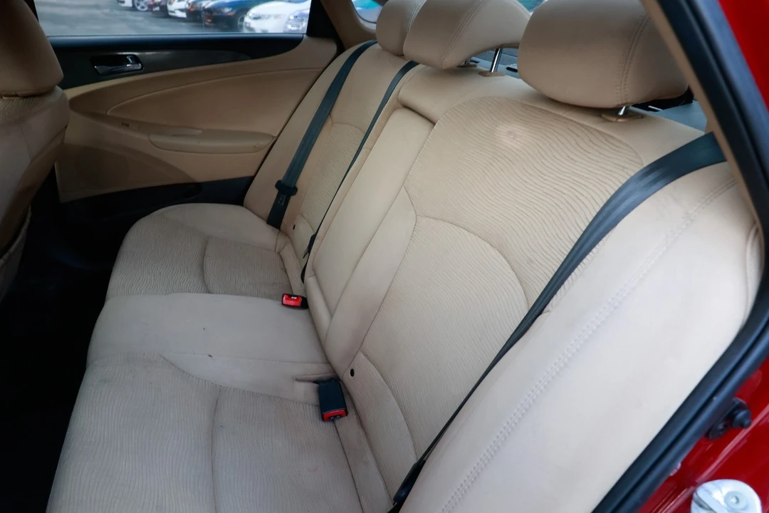 2013 Hyundai Sonata - Image 10 of 21
