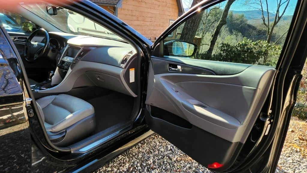 2013 Hyundai Sonata - Image 8 of 14