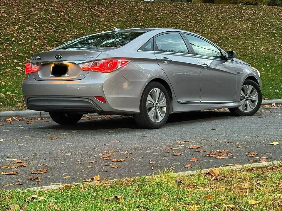 2013 Hyundai Sonata - Image 3 of 11
