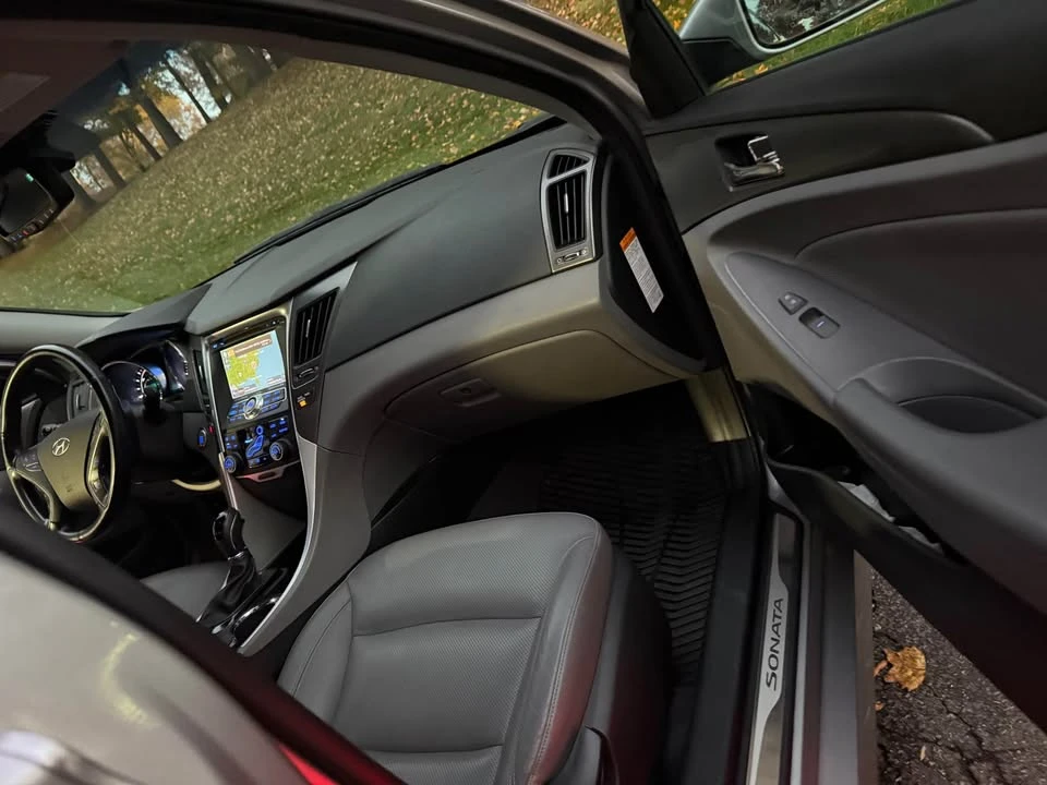 2013 Hyundai Sonata - Image 6 of 11