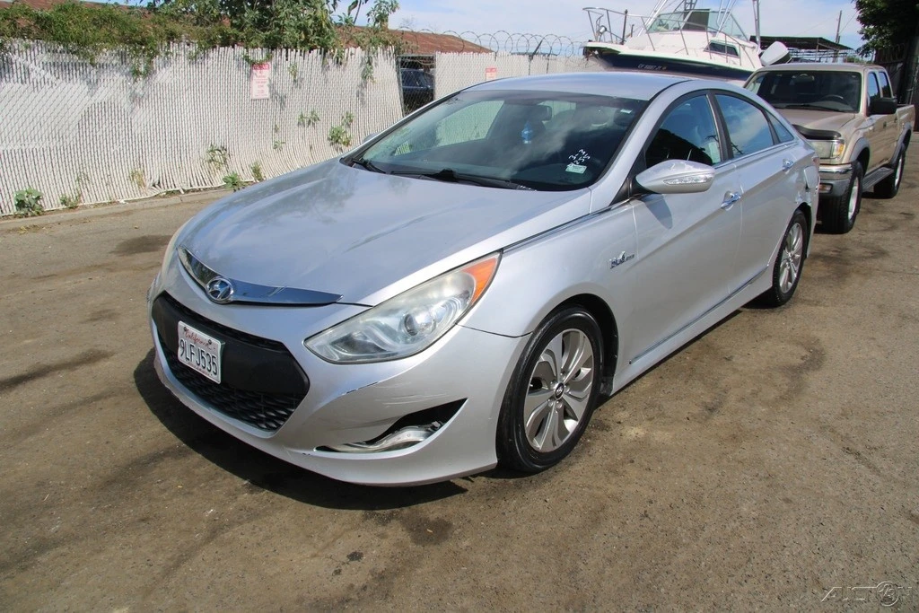 2013 Hyundai Sonata - Image 2 of 21
