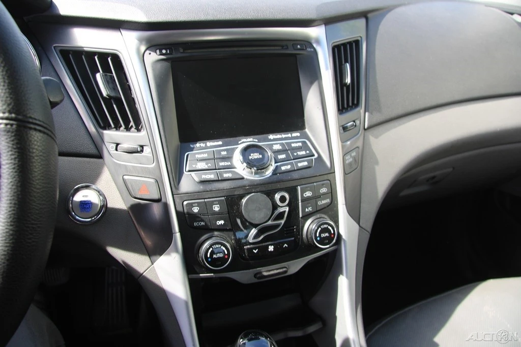 2013 Hyundai Sonata - Image 17 of 21