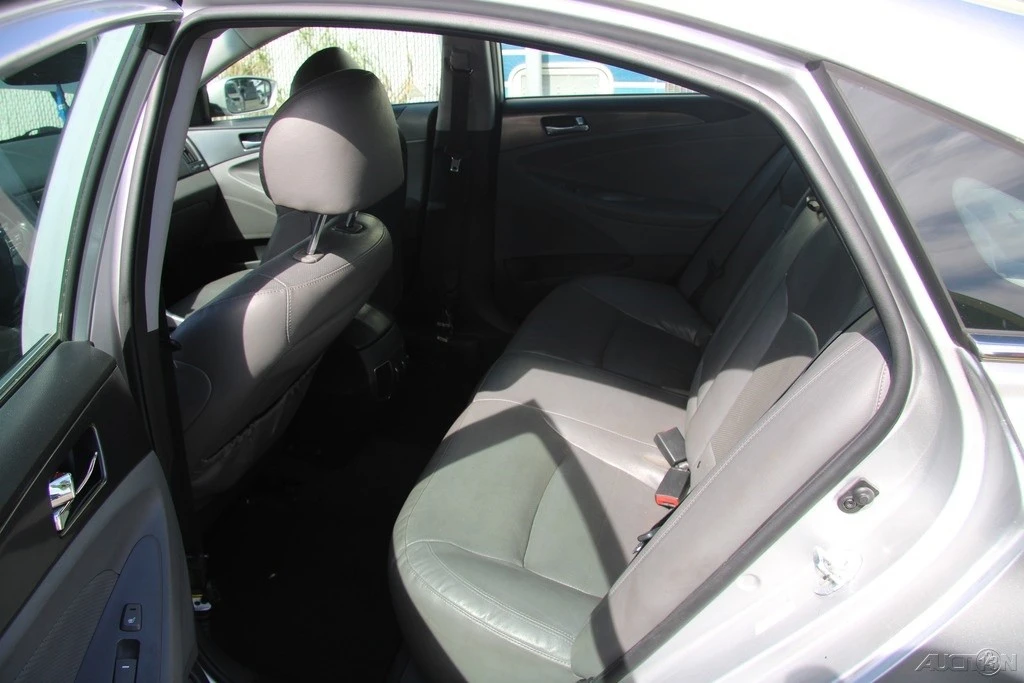 2013 Hyundai Sonata - Image 20 of 21