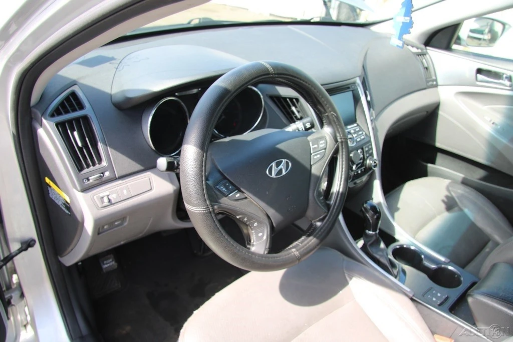 2013 Hyundai Sonata - Image 15 of 21
