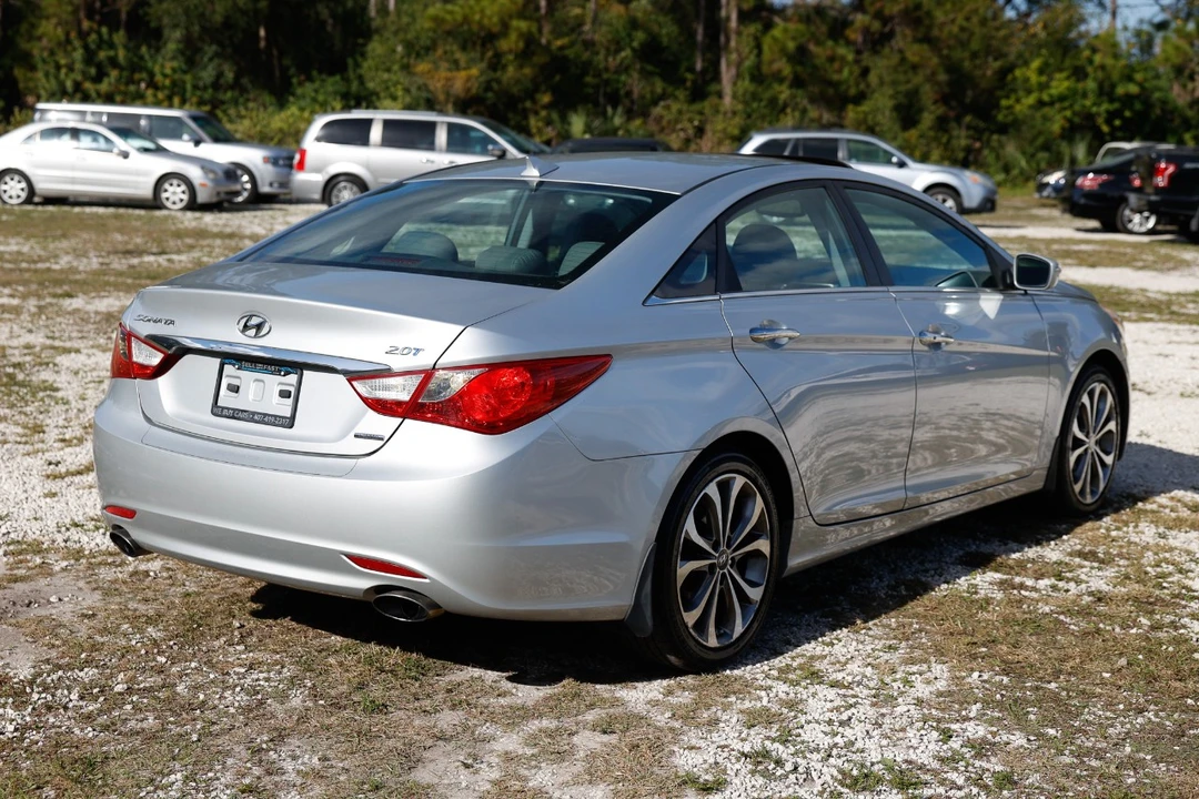 2013 Hyundai Sonata - Image 11 of 12