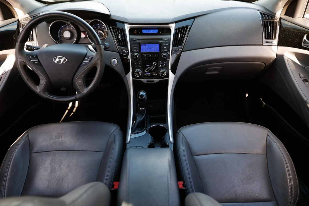 2013 Hyundai Sonata - Image 2 of 12