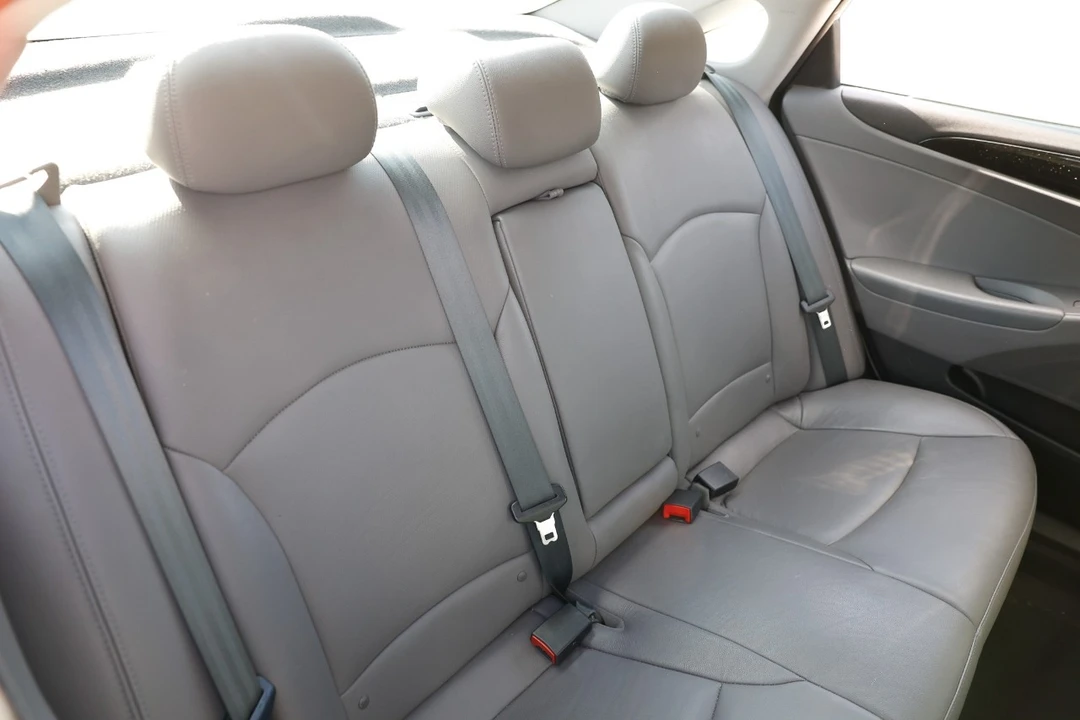 2013 Hyundai Sonata - Image 14 of 21