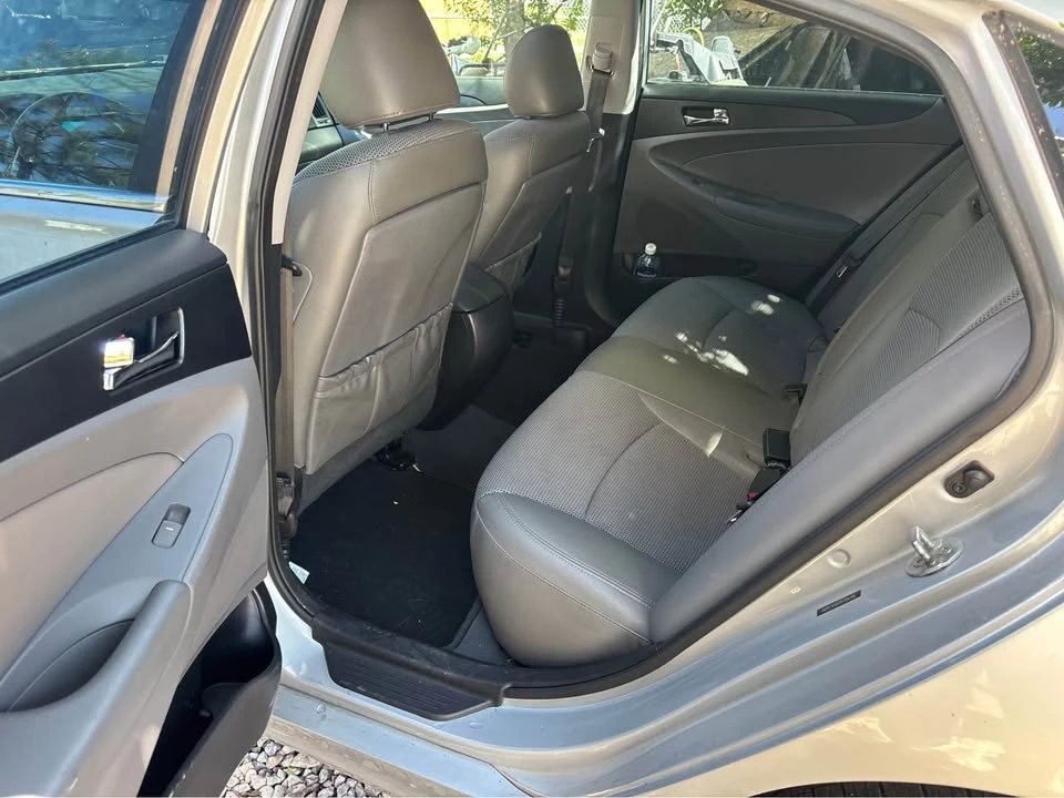 2013 Hyundai Sonata - Image 7 of 9