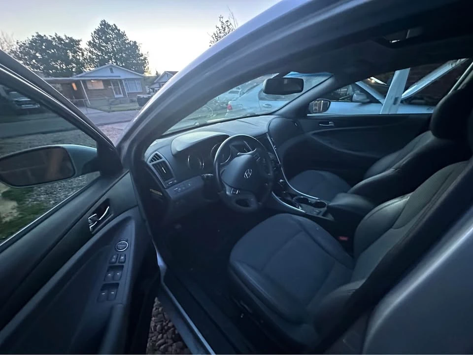 2013 Hyundai Sonata - Image 4 of 9