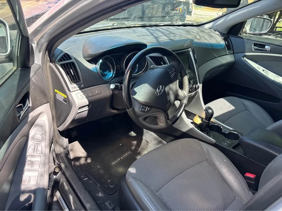 2013 Hyundai Sonata - Image 8 of 9