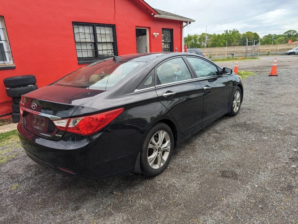 2013 Hyundai Sonata - Image 3 of 12