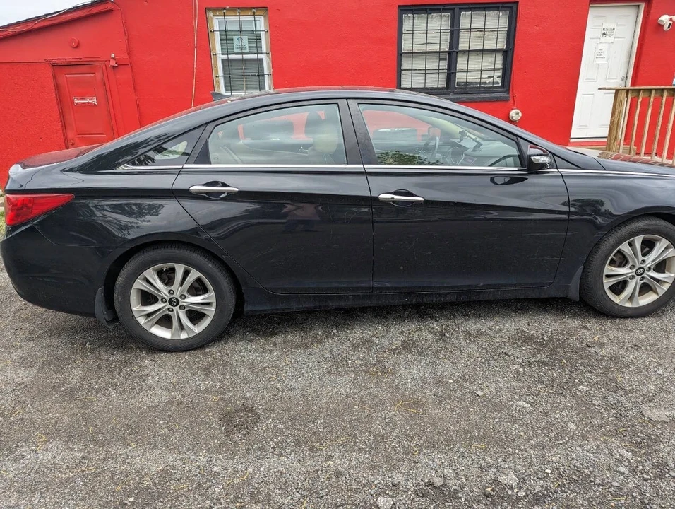 2013 Hyundai Sonata - Image 5 of 12